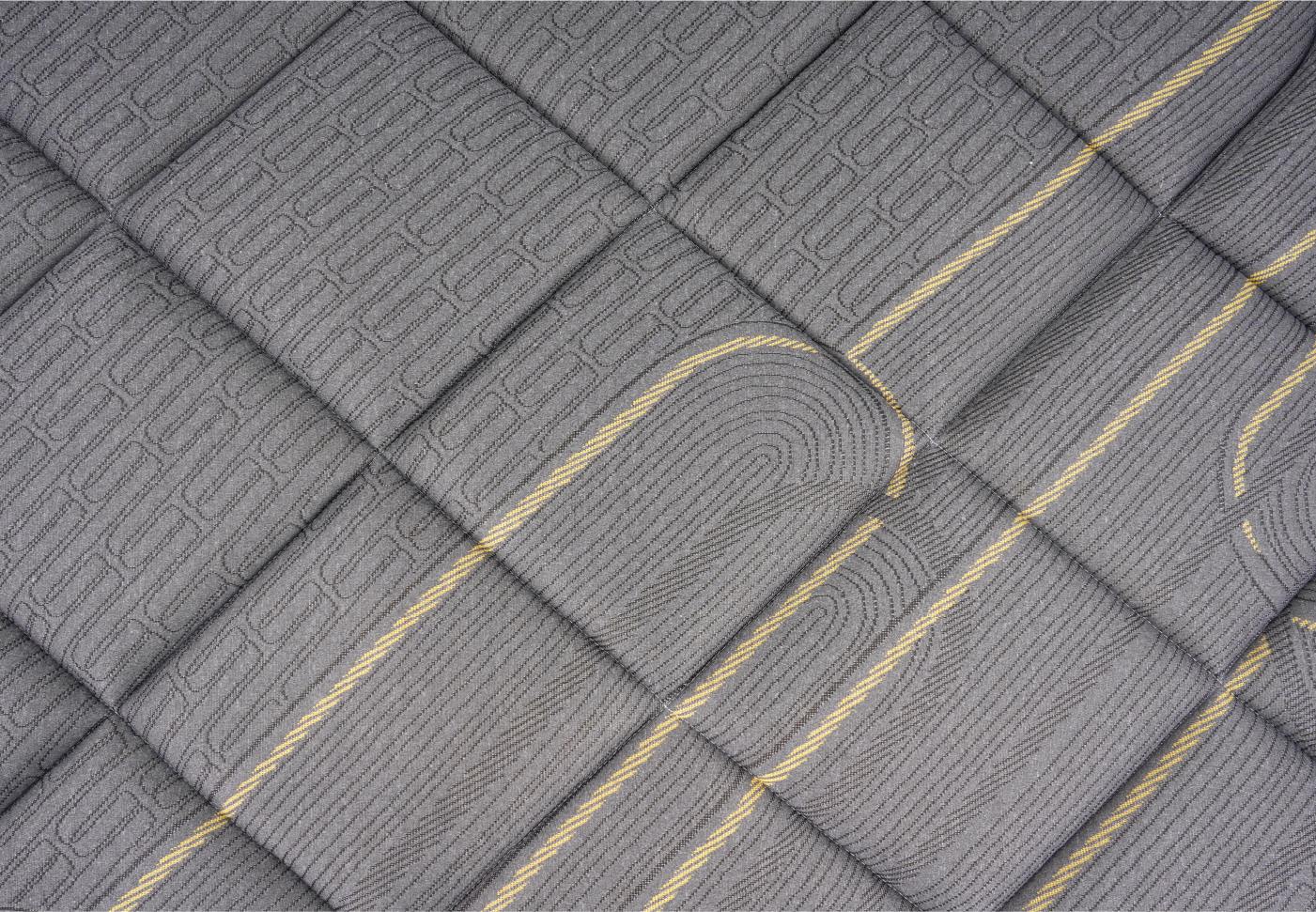 Nệm lò xo túi RUBY 3 viền, 4 sao